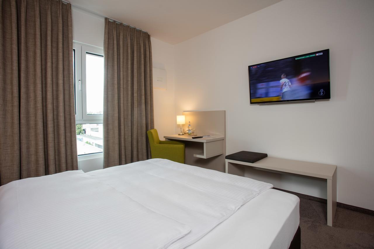 Hotel Am Campus Інґольштадт Екстер'єр фото